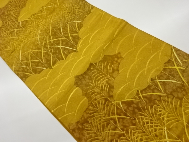 リサイクル　雲取りに芝草・芒模様織出し袋帯